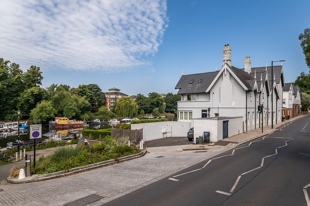Additional image 17 of 4 bed flat for sale85 Petersham Road, Richmond TW10