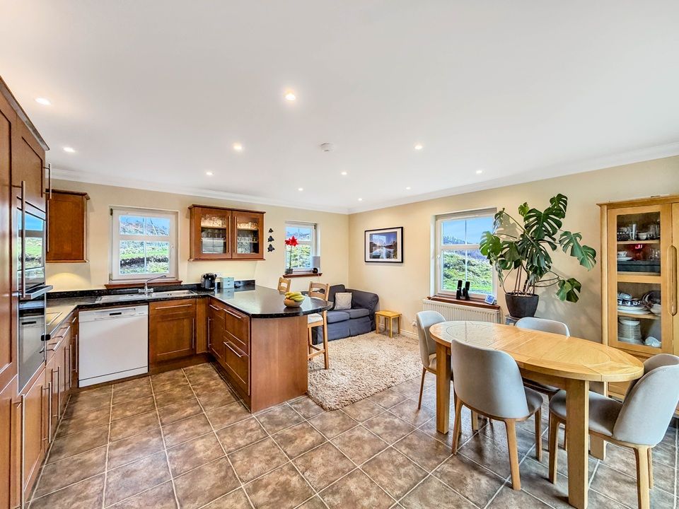 Property photo 2 of 41