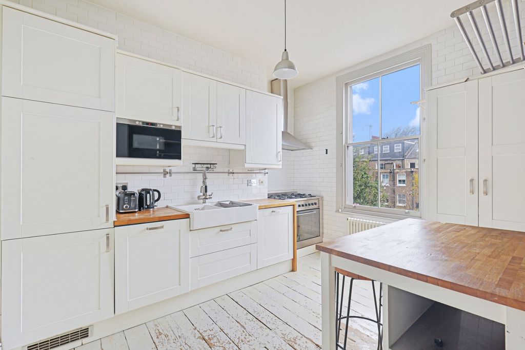 Property photo 2 of 16 Kitchen