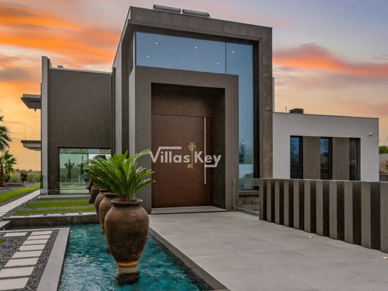 Property photo 2 of 47