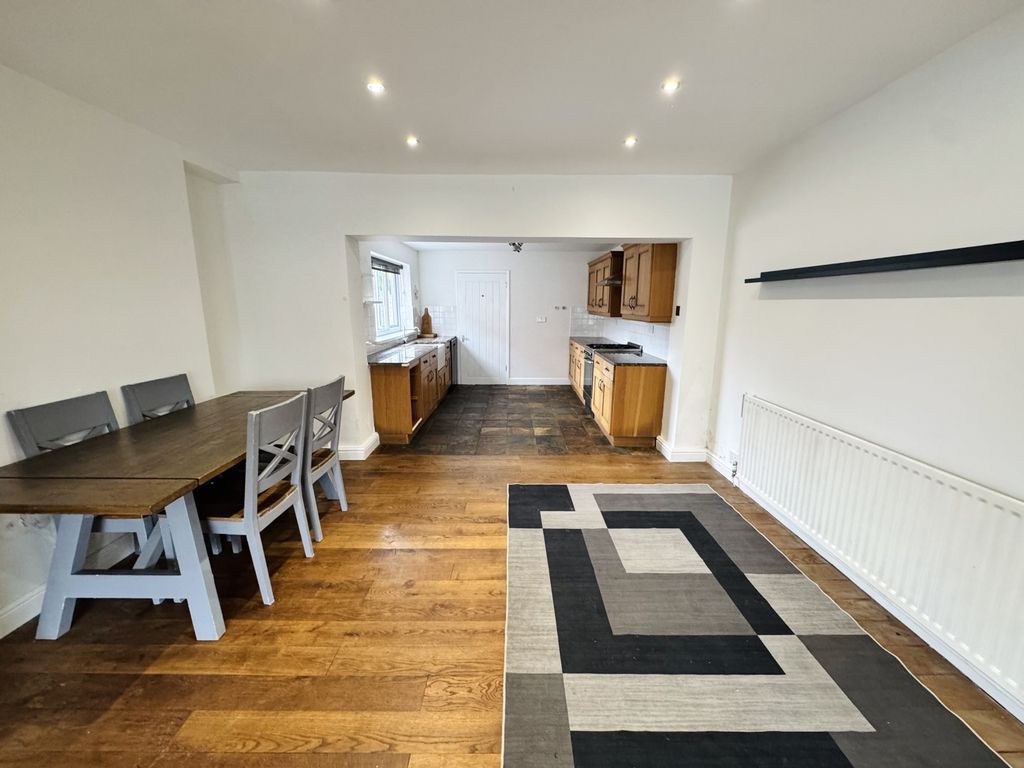 Property photo 3 of 17 Img_2072