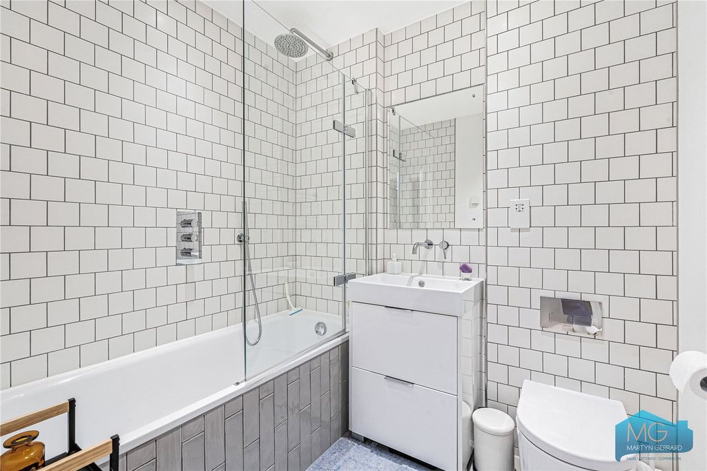 Property photo 3 of 17 Picture No. 06