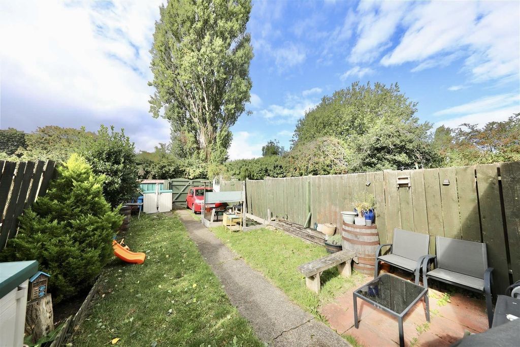 Property photo 3 of 17 Outside