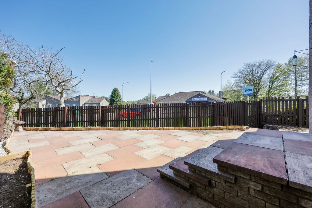 Property photo 2 of 31 Rear Garden/Patio
