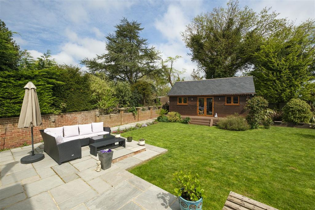 Property photo 2 of 23