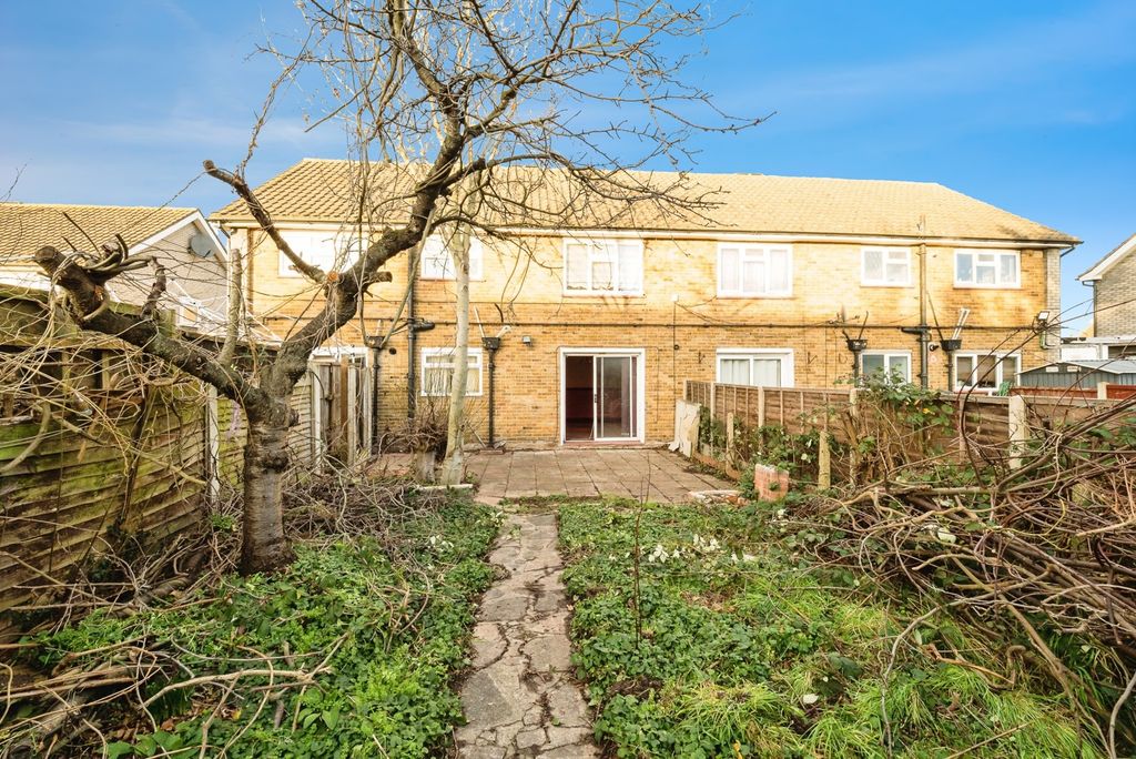 Additional image 9 of 2 bed maisonette for saleFyfield Road, Rainham RM13