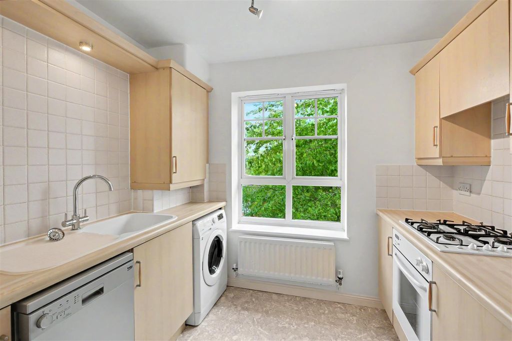 Property photo 2 of 9 Kitchen_1.Jpeg