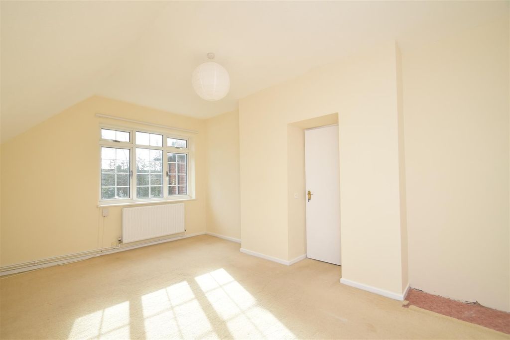 Property photo 3 of 12 Bedroom