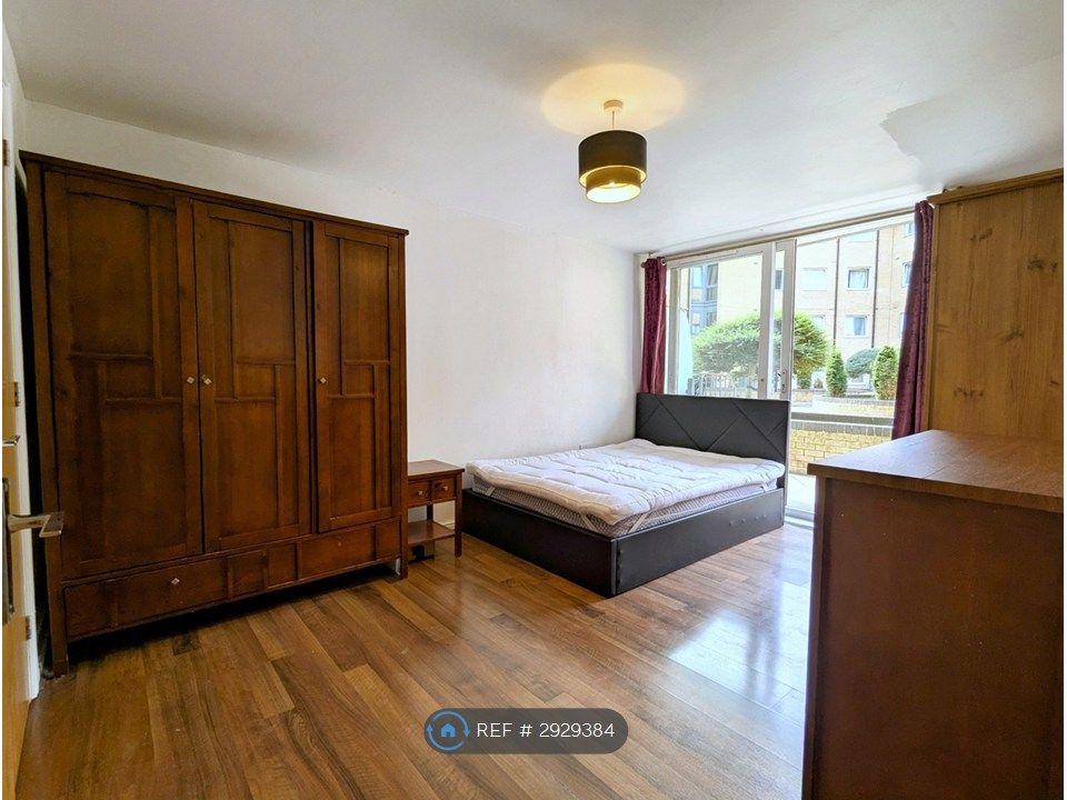 Property photo 3 of 10 Master Bedroom