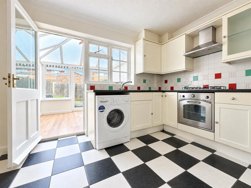 Property photo 3 of 10 Kitchen.Png