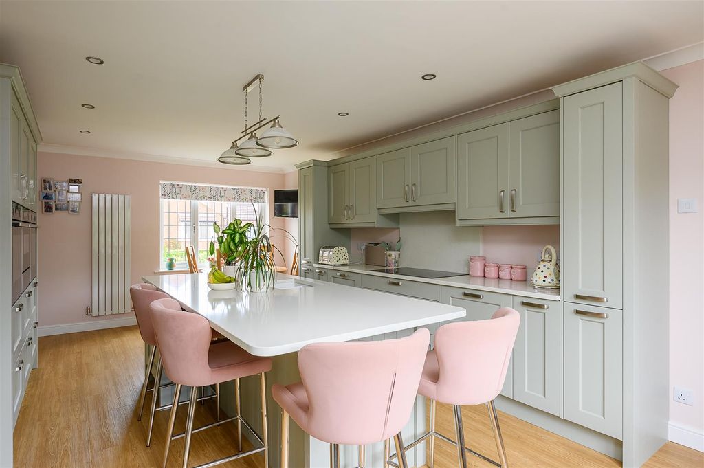 Property photo 3 of 34 Kitchen Diner