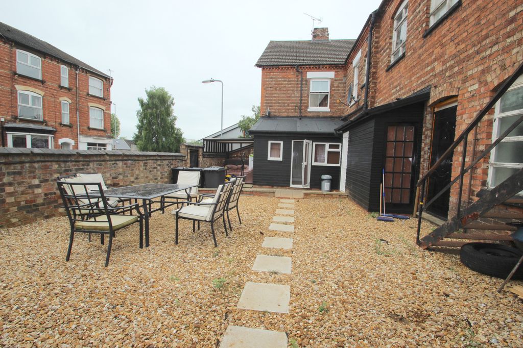 Property photo 2 of 5