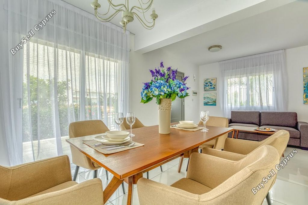 Property photo 3 of 24