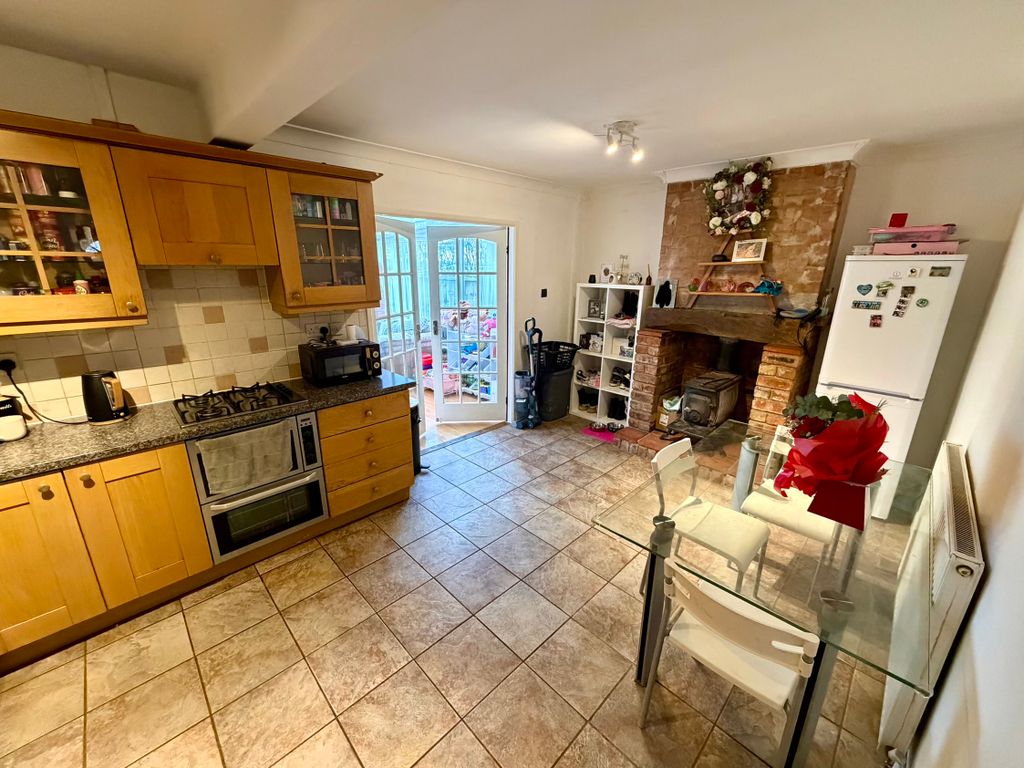 Property photo 2 of 11 Image