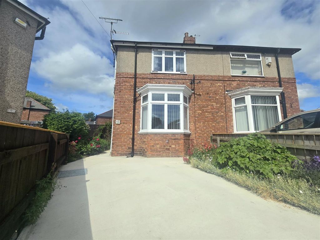 Property photo 1 of 9 Front