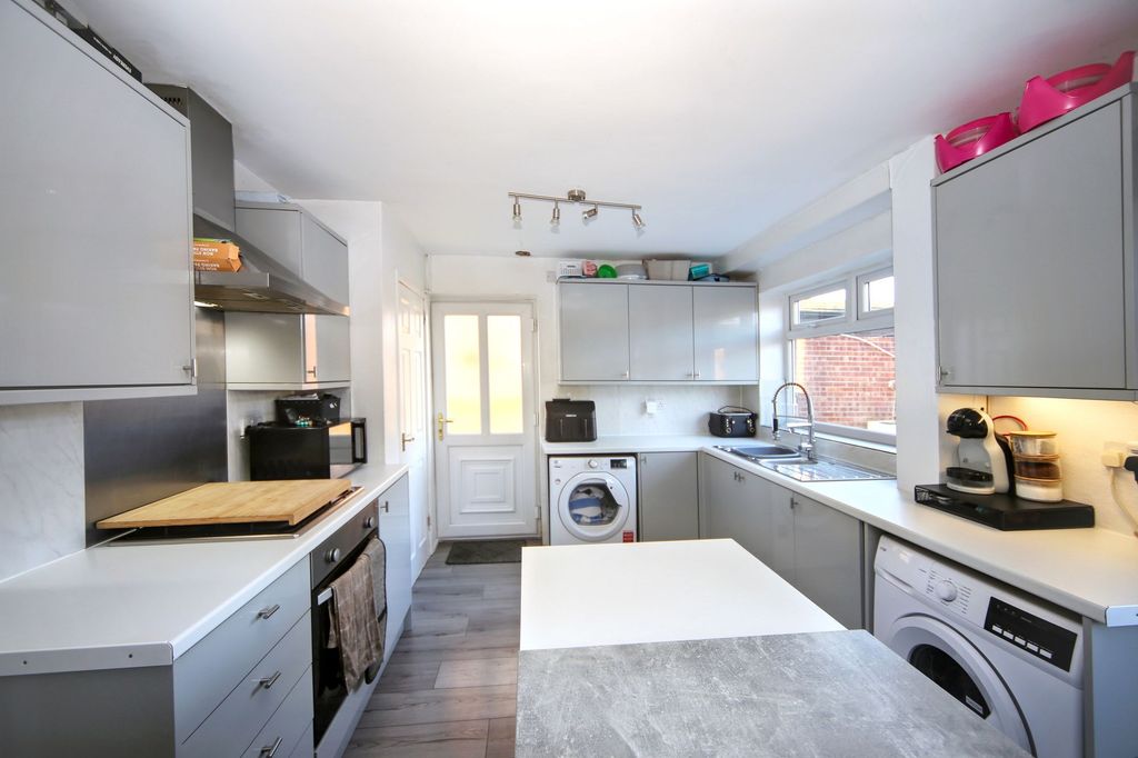 Property photo 3 of 16