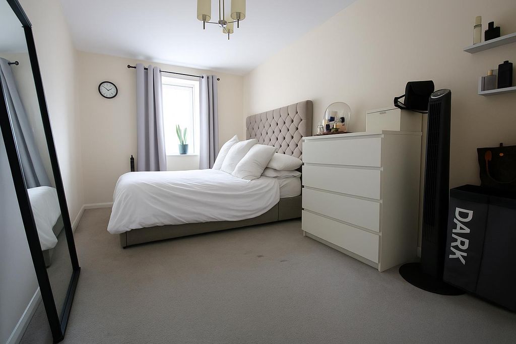 Property photo 2 of 10 Bed1Edit.Png