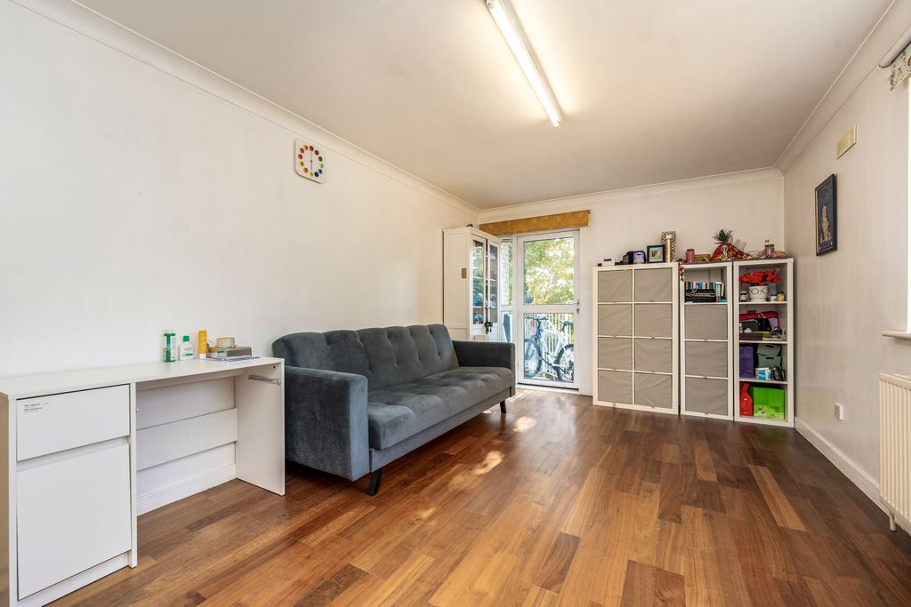 Property photo 1 of 18 Log09664
