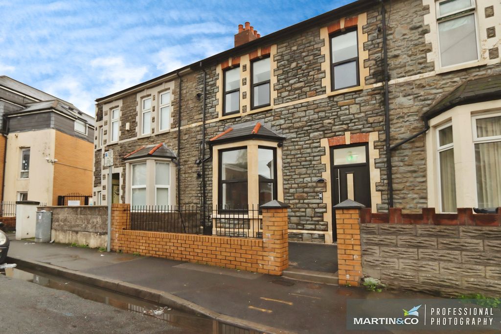 Property photo 2 of 14