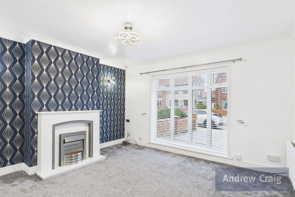 Property photo 2 of 21 Lounge