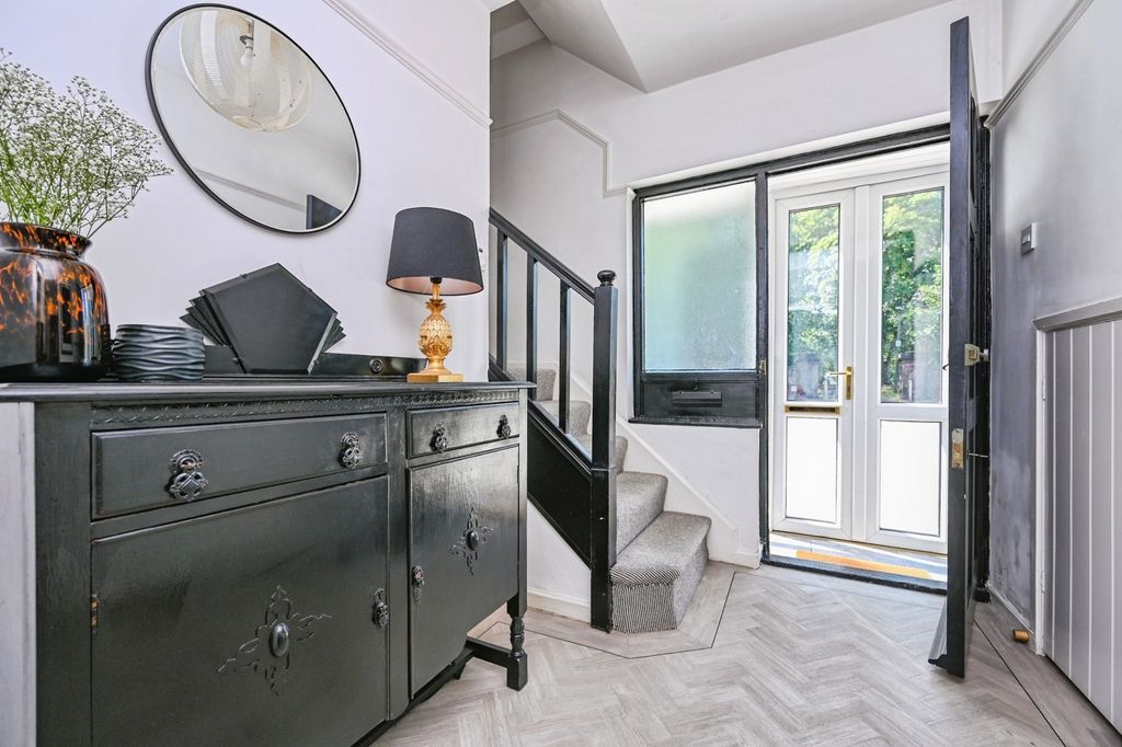 Property photo 2 of 18 Pbox-Img.Jpg