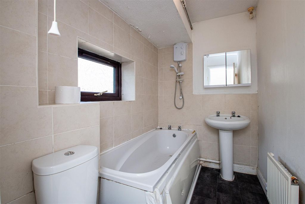 Property photo 3 of 13 17Gran_5.Jpg