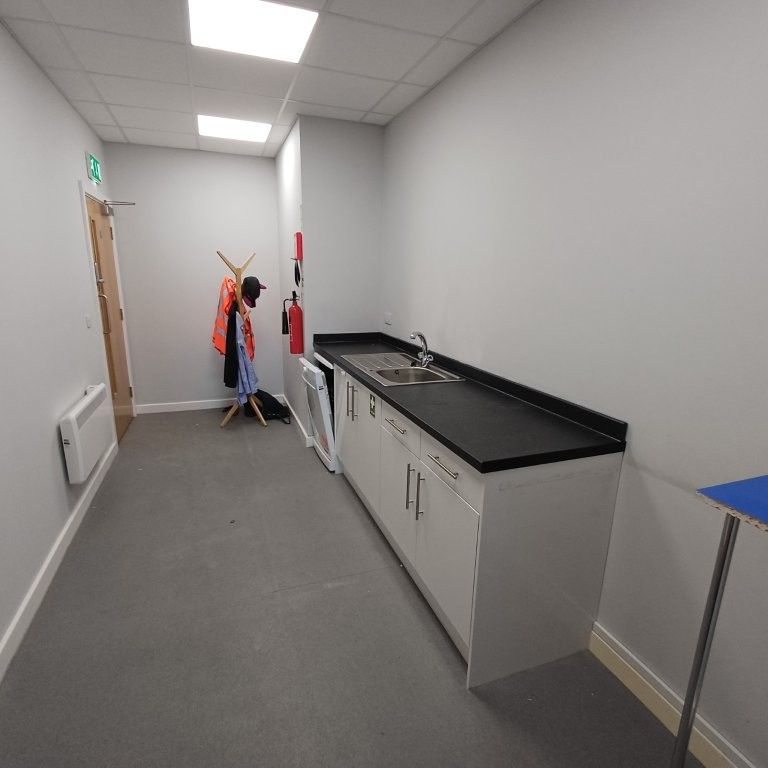 Property photo 3 of 9 Photo 4