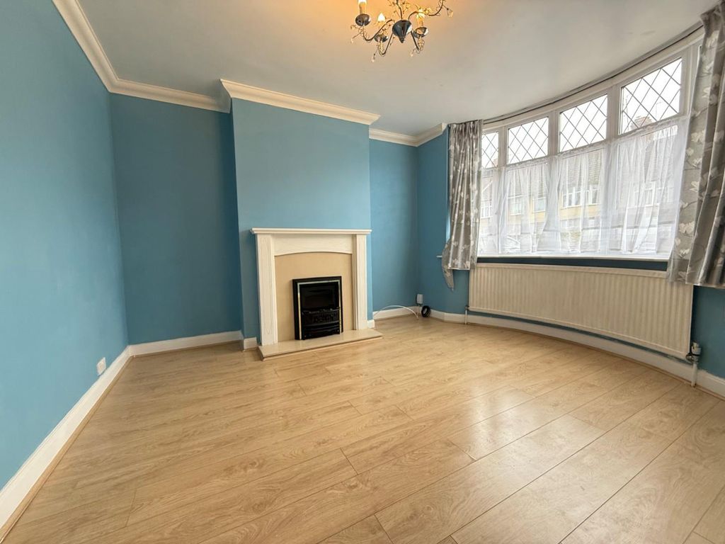 Property photo 2 of 9 8.Jpg