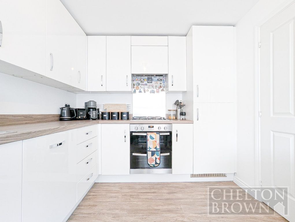 Property photo 2 of 25 Kitchen