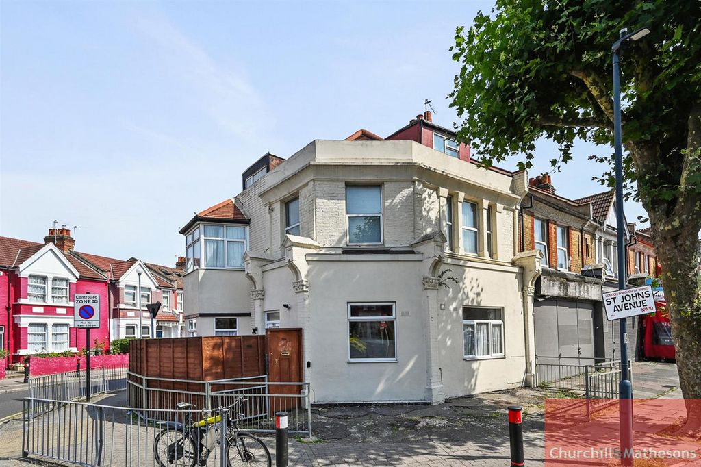 Property photo 2 of 12