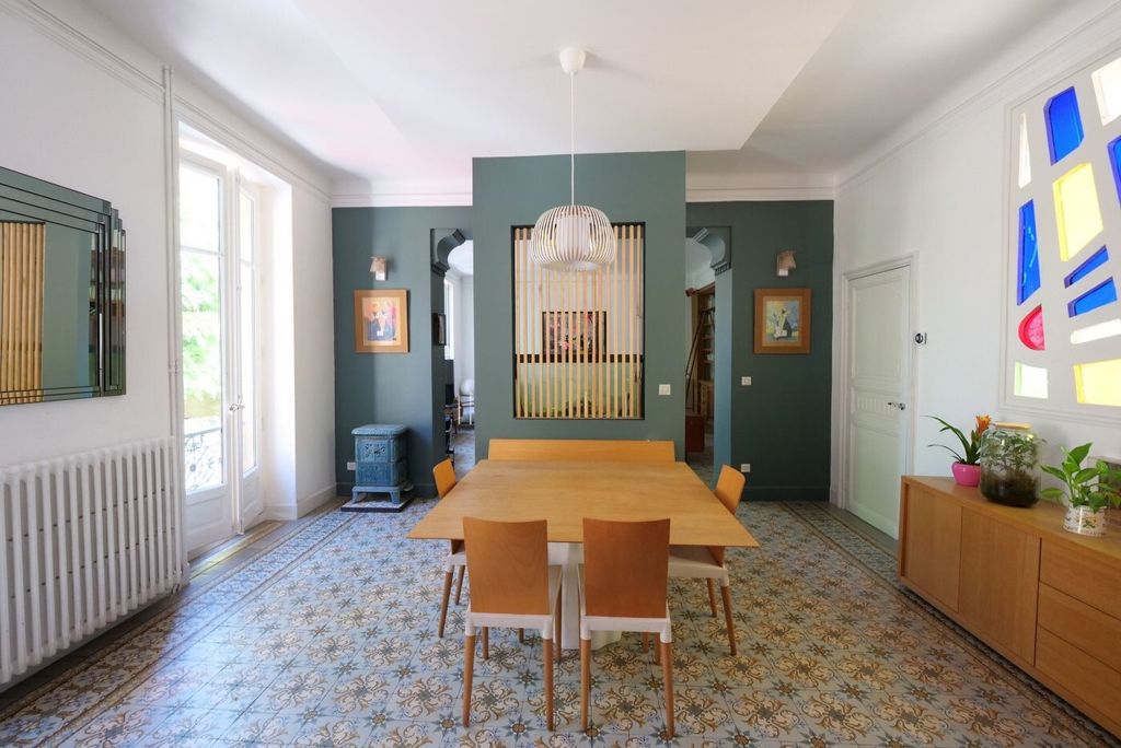 Property photo 1 of 14 Elegant Character Home With A Planted Garden And Garage In The Heart Of Salon-De-Provence