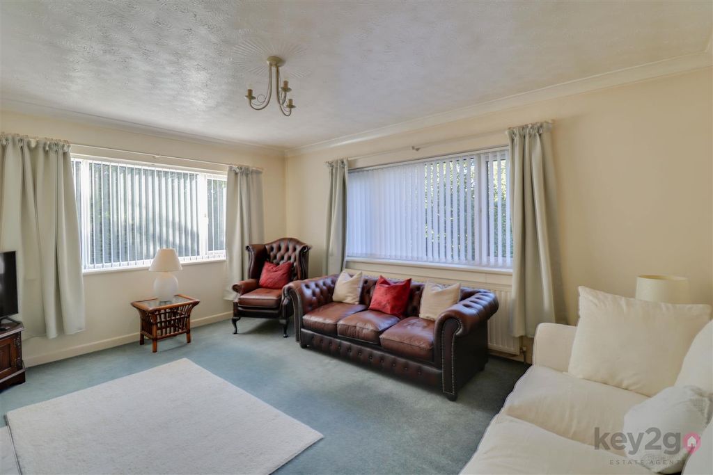 Property photo 3 of 33 Img_3677-Img_3679.Jpg