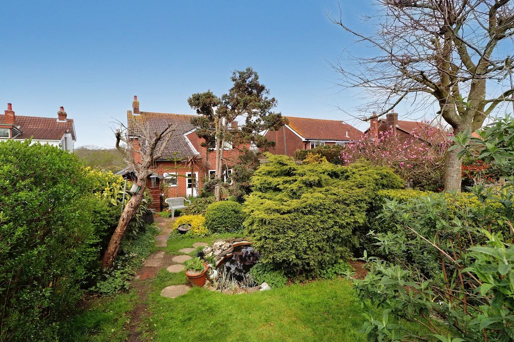 Property photo 2 of 19
