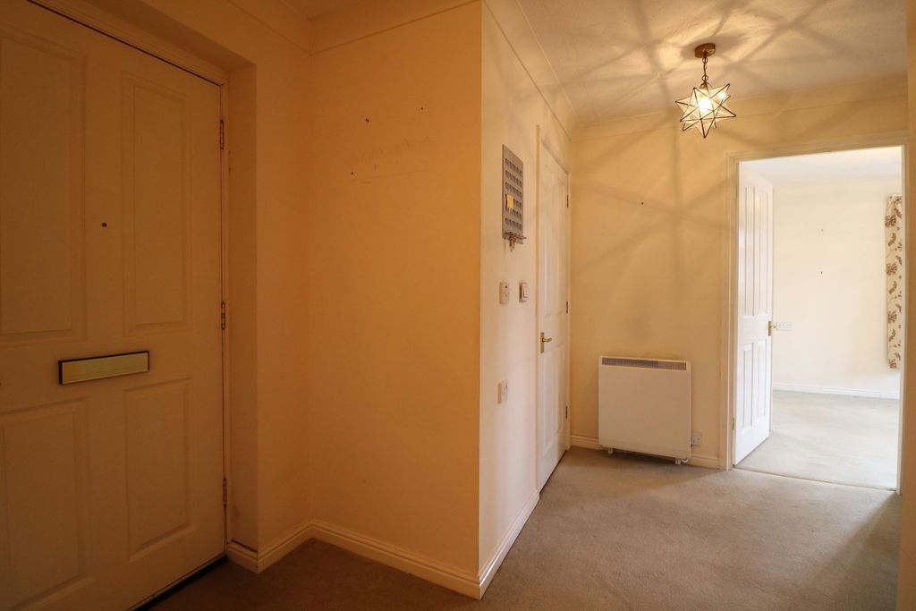 Property photo 2 of 8