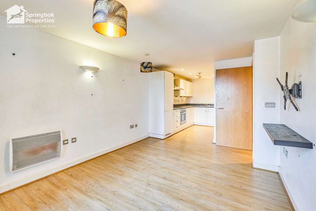 Property photo 3 of 17 Image 2