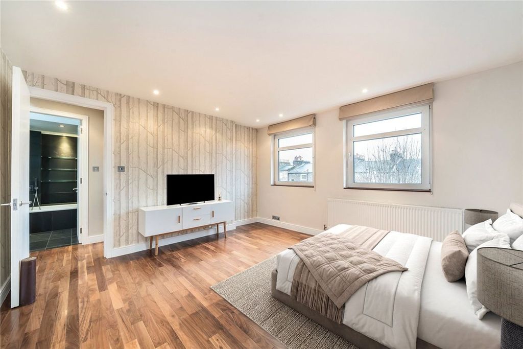 Property photo 3 of 7