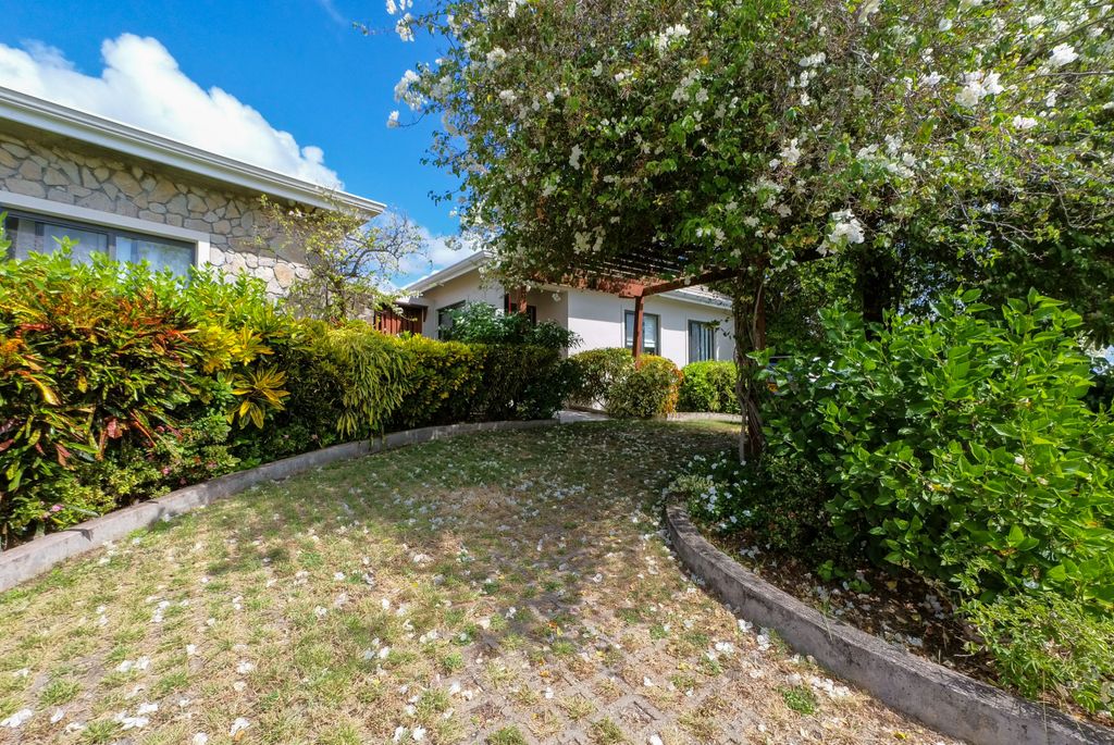 Property photo 3 of 49