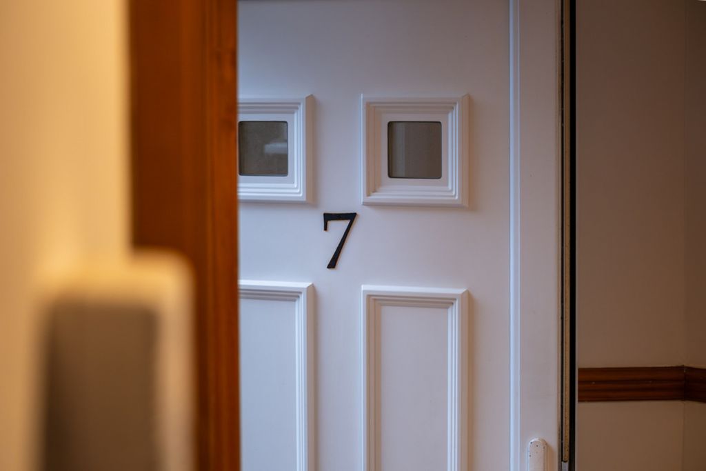 Property photo 2 of 28