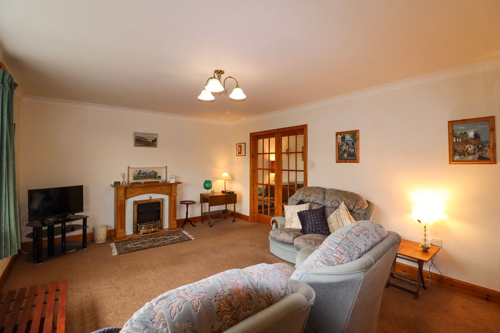 Property photo 3 of 23