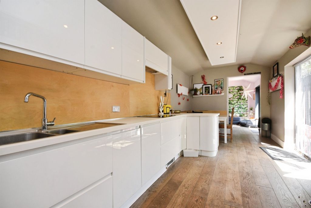 Property photo 3 of 20