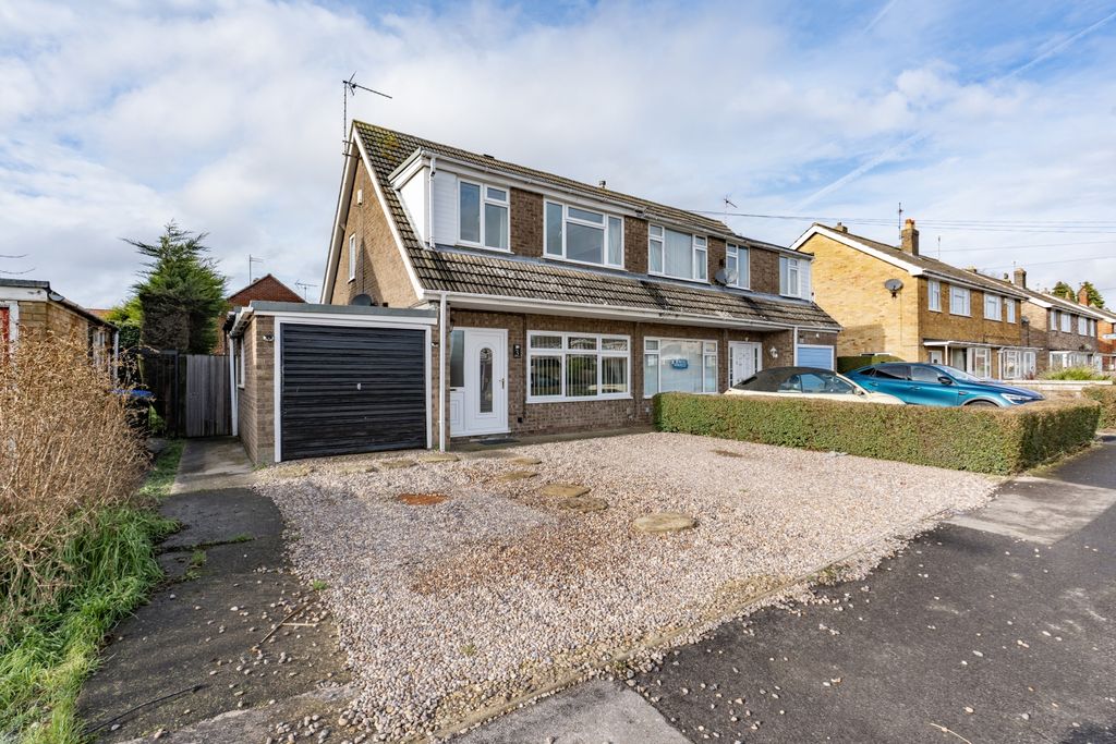 Property photo 1 of 19 5