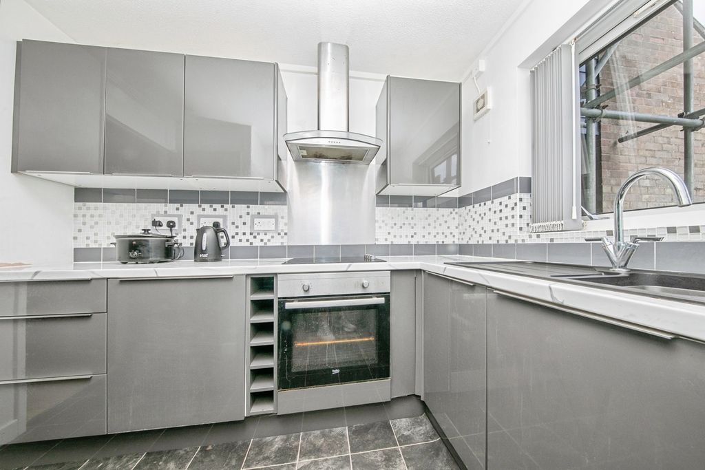 Property photo 3 of 15 Photo