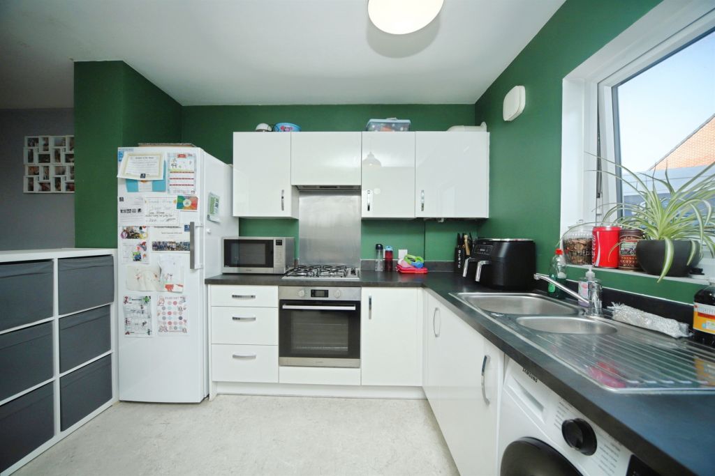 Property photo 3 of 19