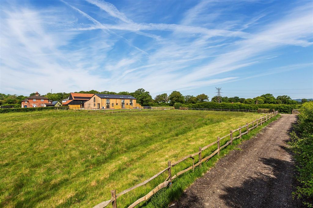 Property photo 1 of 16 Lower-Duxhurst-Farm-20.Jpg