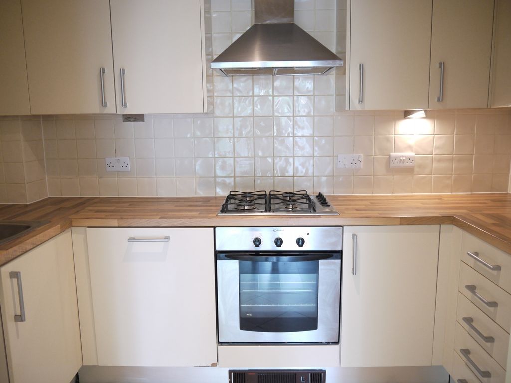 Property photo 2 of 7 Kitchen