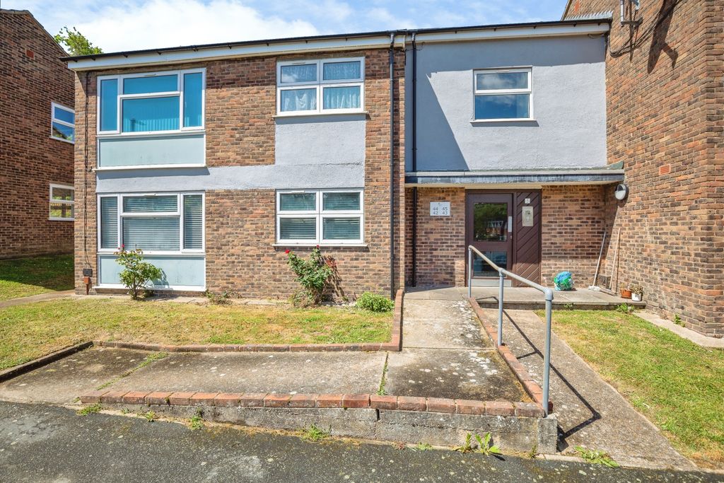 Property photo 1 of 12