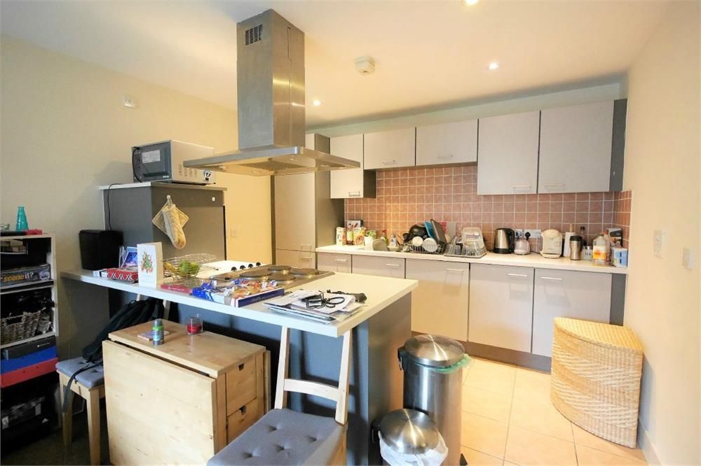 Property photo 3 of 8 Kitchen