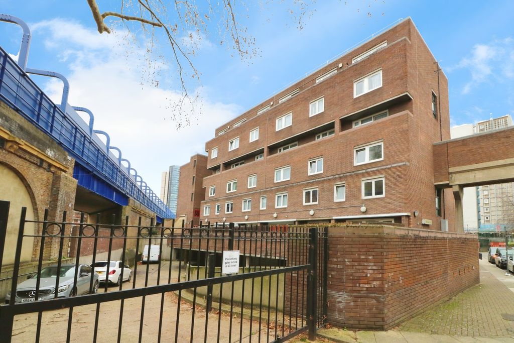 Property photo 2 of 21 Picture No. 07