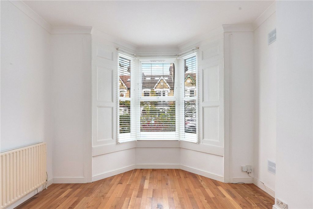Property photo 2 of 16 Picture No. 04