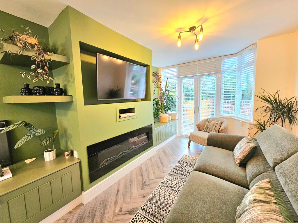 Property photo 2 of 27